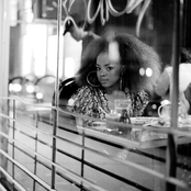 Leela James - List pictures