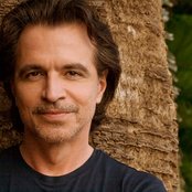 Yanni - List pictures