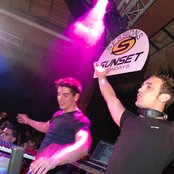 Tenishia - List pictures