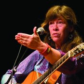 Claudia Schmidt - List pictures