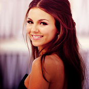 Victoria Justice - List pictures