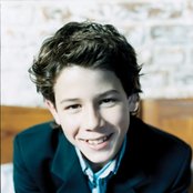 Nicholas Jonas - List pictures