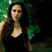 Luisa Maita - List pictures