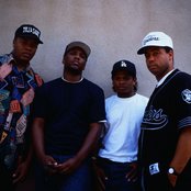 Nwa - List pictures