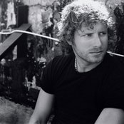 Dierks Bentley - List pictures