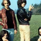 Outsiders - List pictures