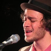 Amos Lee - List pictures