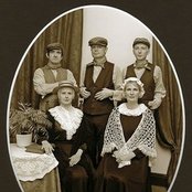 Chumbawamba - List pictures