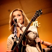 Sierra Hull - List pictures