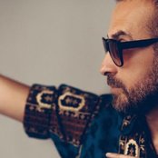 Lucas Santtana - List pictures