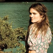 Julia Stone - List pictures