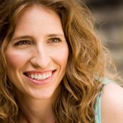 Laura Story - List pictures