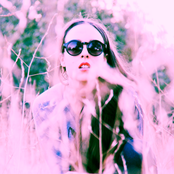 Allie X - List pictures
