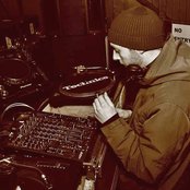 Moony - List pictures