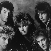 Honeymoon Suite - List pictures