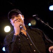 Issac Delgado - List pictures