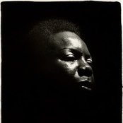 Simone Nina - List pictures