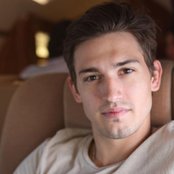 Asher Monroe - List pictures