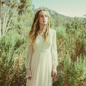 Zella Day - List pictures