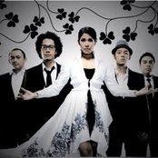 Maliq & D'essentials - List pictures