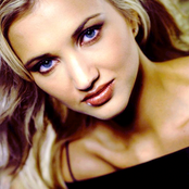 Sarah Darling - List pictures