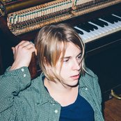 Tom Odell - List pictures