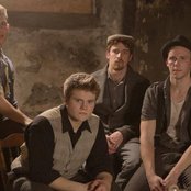 Dead Poet Society - List pictures