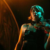 Sarah Neufeld - List pictures