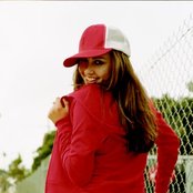 Nikki Flores - List pictures