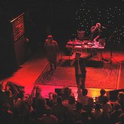 God-des And She - List pictures