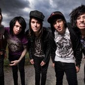 Lovehatehero - List pictures