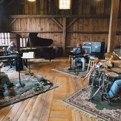 Mike Gordon - List pictures