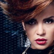 Eva Simmons - List pictures
