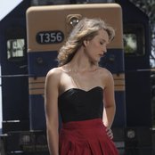 Sarah Mckenzie - List pictures