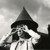 Mike Gordon - List pictures