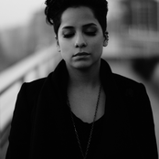 Vicci Martinez - List pictures