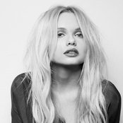 Alli Simpson - List pictures