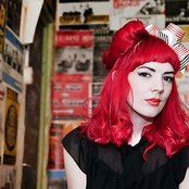 Gabby Young & Other Animals - List pictures