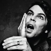 Gaz Coombes - List pictures