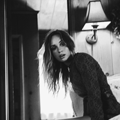 Zella Day - List pictures