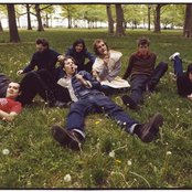 !!! (chk Chk Chk) - List pictures