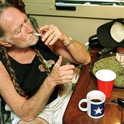 Willie Nelson & Friends - List pictures
