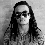 Bobby Brackins - List pictures