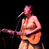 Jill Barber - List pictures