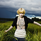 Jenny Hval - List pictures