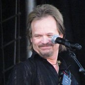Travis Tritt - List pictures