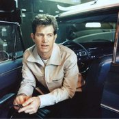 Chris Isaak - List pictures