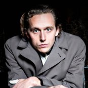 Gabriel Bruce - List pictures