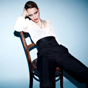Anna Calvi - List pictures