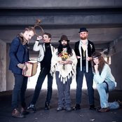 Little Suns - List pictures